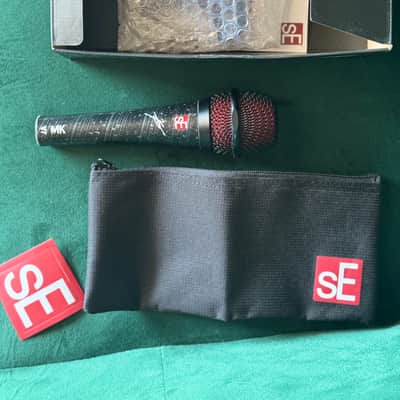 sE Electronics V7-MK Myles Kennedy Signature Handheld Supercardioid Dynamic Microphone 2021 - Present - Worn Black / Red Grille image 2