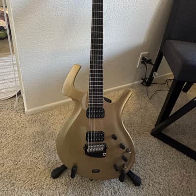 Parker Fly Deluxe 2001 image 3