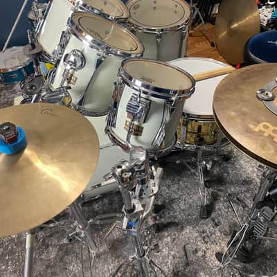 Tama Artstar II drum set in Piano White Lacquer finish - 8”, 10”, 12”, 14”, 22” image 5