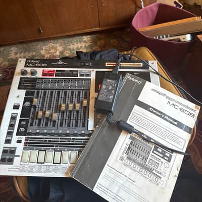Roland MC-808 Groovebox 2010s - Silver
