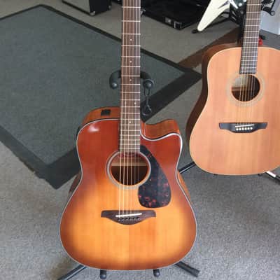 Yamaha FGX700SC-SDB Cutaway Solid Spruce Top Acoustic/Electric Guitar Sandburst