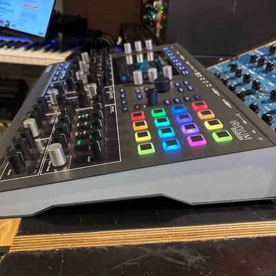 MINT Waldorf Iridium 16-voice Desktop Synthesizer with power supply. Hardly used! image 6