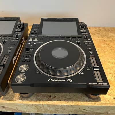 2x Pioneer CDJ 3000 inc. PRO DJ multi-player. image 5