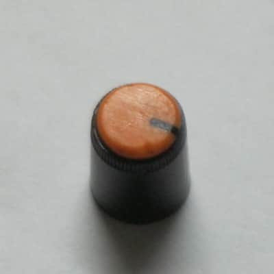 ONE lightly used genuine Boss DF-2 KNOB, fits split shaft shaft (stem) mid 1980s - early 1990s - TOP: orange with black marker // SIDEs: black // hard plastic (NO pedal / NO other items) image 5