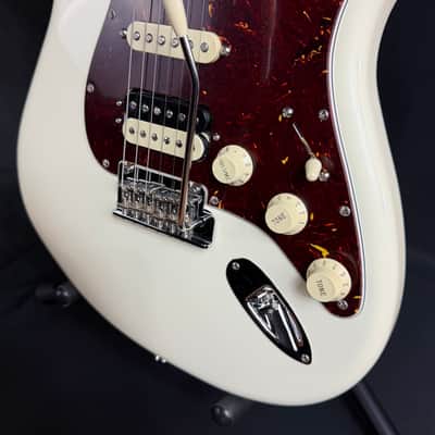 Fender American Professional II Stratocaster HSS Electric Guitar Olympic White w/ OHSC image 8