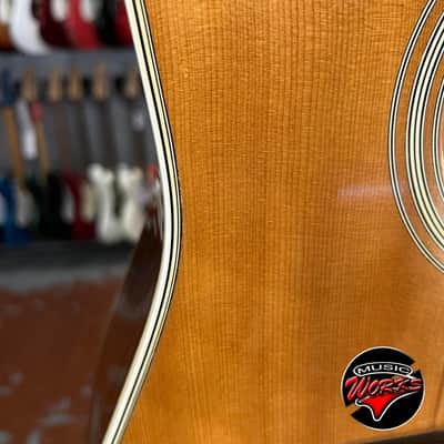 Martin   D 28 Dreadnought 2001 + L.R. Baggs Element Vtc image 3