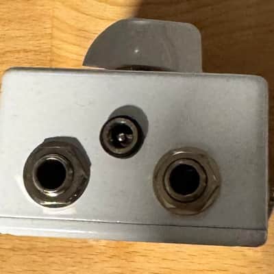 33 Clone Boost Integrated preamp pre Clone with channel switching 2022 White image 2