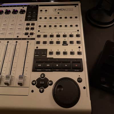 Mackie MCU Pro Universal DAW Control Surface 2008 - Present - Gray image 6