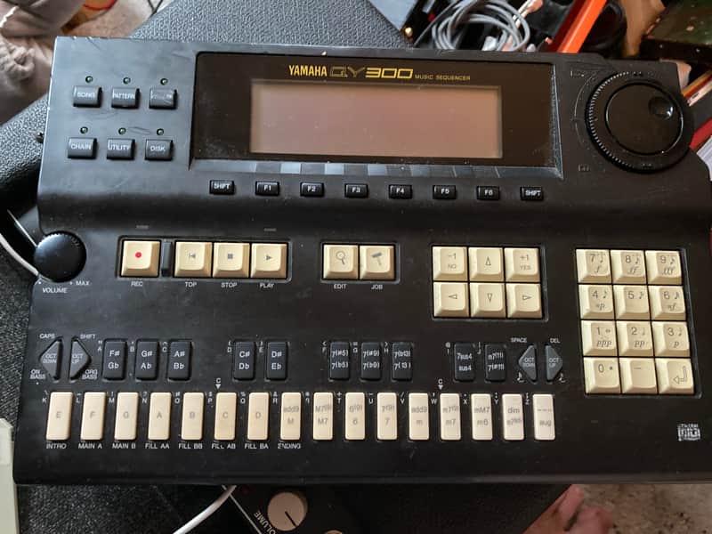 Yamaha QY300 MIDI Sequencer image 1