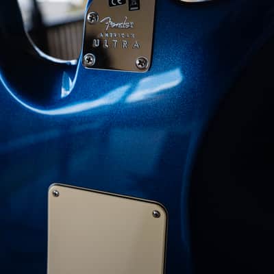 Fender American Ultra Stratocaster HSS with Rosewood Fretboard 2019 - Present - Cobra Blue image 5