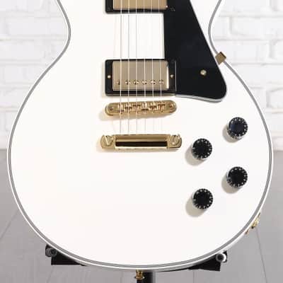 Gibson Custom Les Paul Custom Electric Guitar - Alpine White (LPCAWGH1Ed1) image 2