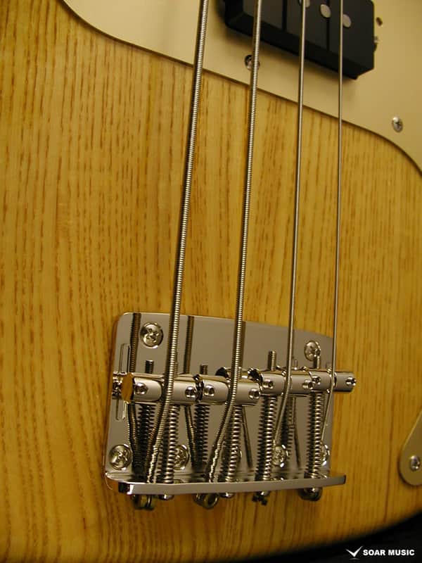 momose MPB-2STD/M NA with Anodized Pickguard #14400 Precision Bass