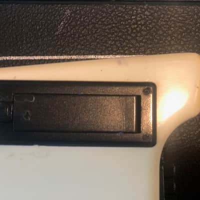 Steinberger GLB 2S 2000's - White MADE IN THE USA GIBSON FACTORY image 7