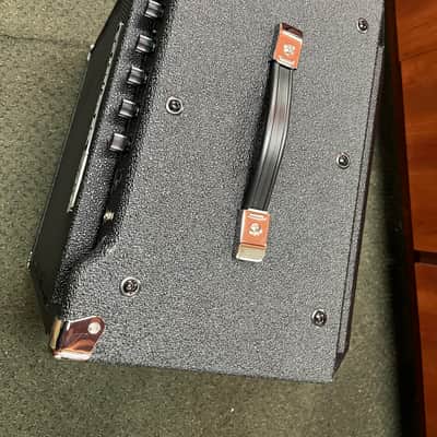Hartke Kickback KB15 500-Watt 1x15" Bass Combo 2015 - Present - Black image 4