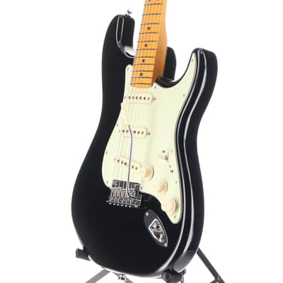 Fender Certified Pre-Owned American Professional II Stratocaster, Maple Fingerboard, Black (L6) (07990) image 4