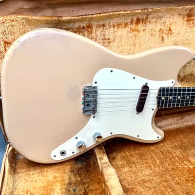 Fender Musicmaster *Clay Dot, Slab Board* 1960 - Desert Sand image 2