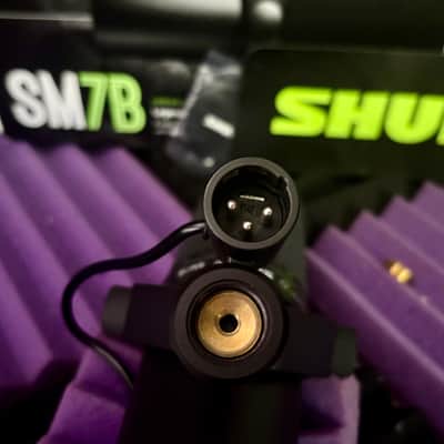 Shure SM7B Cardioid Dynamic Microphone with FREE XLR Cable 2001 - Present - Black imagen 6