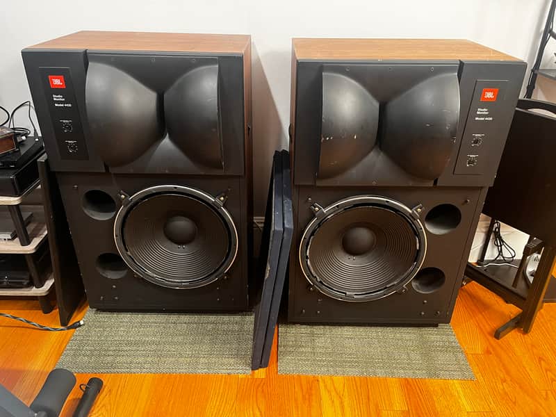 JBL 4430 - Wood image 1