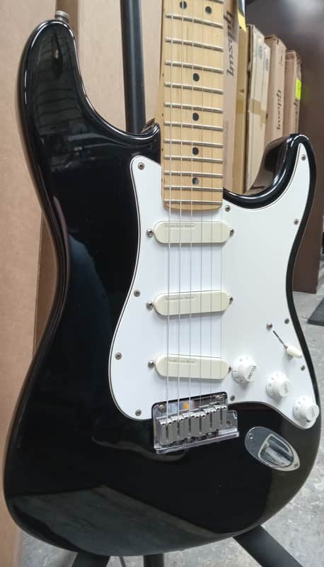 Fender Strat Plus (1993) with Maple Fretboard in Black