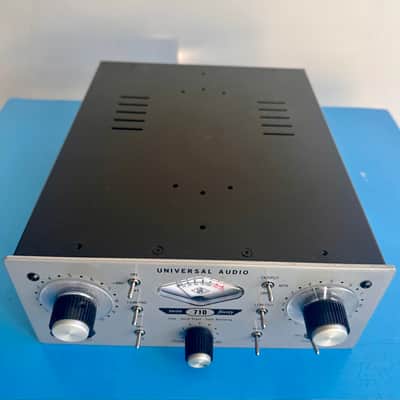 Universal Audio Universal Audio 710 Twin-Finity Single Channel Tube & Solid State Mic Pre / DI 2010s - silver image 3