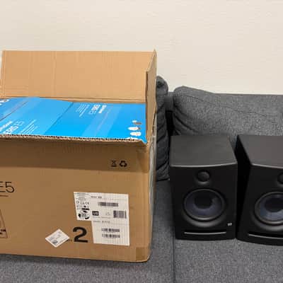 PreSonus Eris E5 2-Way 5" Active Studio Monitors 2013 - Present - Black image 3
