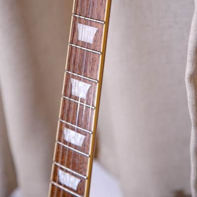 Mysterious Japan Import Les Paul 1990s-2000s - Cherry Sunburst image 3