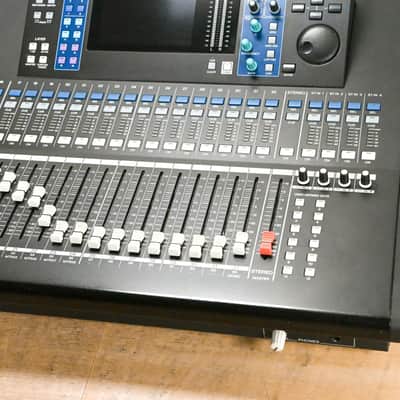 Yamaha LS9-32 32-Input Digital Mixing Console CG0110D image 3