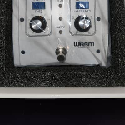 *NEW in BOX* Warm Audio RingerBringer Ring Modulation Pedal, Limited Edition White image 2