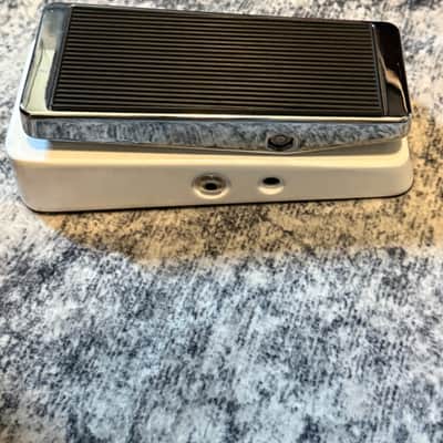 Xotic XW-1 Wah 2010s - White image 2