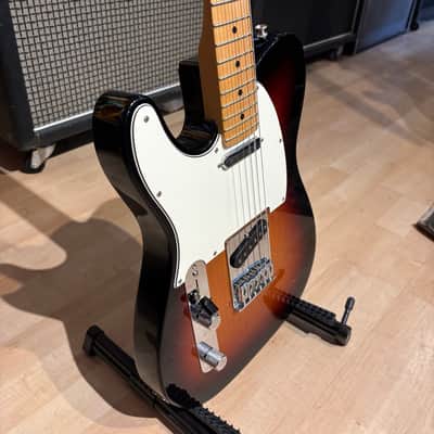 Fender -  LEFTY Player Telecaster (Maple- 3TSB) w/ Fender Tweed HD Case (2018)- USED image 6