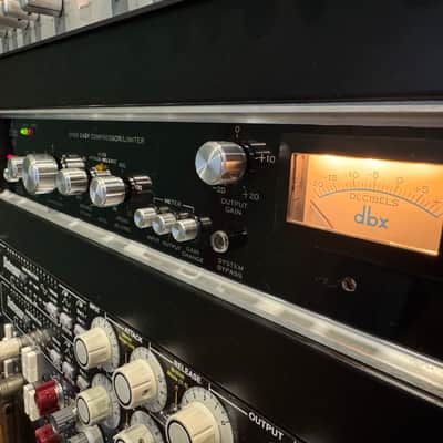 dbx 165 Over Easy Compressor / Limiter | Reverb España