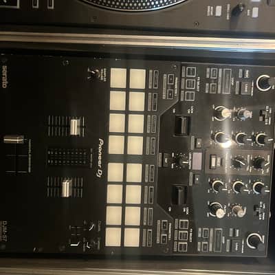 Pioneer DJM-S7 2-Channel Serato Digital Mixer 2021 - Present - Black image 1