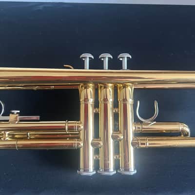 Yamaha YTR-2330 Standard Trumpet 2010s - Lacquered Brass image 6