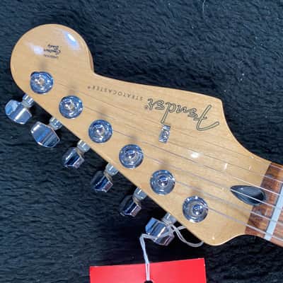 Fender Player Stratocaster HSS with Pau Ferro Fretboard 3-Color Sunburst #MX22046077 (8 lbs. 0.7 oz image 4