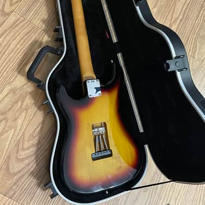 Fender Classic Series '60s Stratocaster with Texas Special Pickups 1999 - 2018 - 3-Color Sunburst image 2