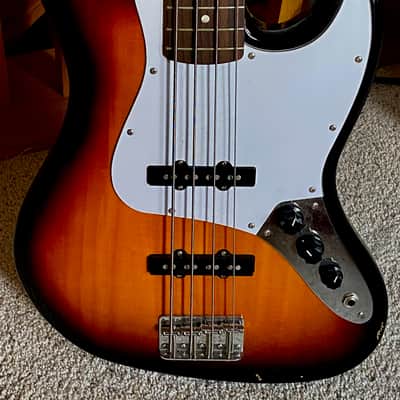 Squier Affinity Jazz Bass 2012 - 2018 - Brown Sunburst image 1