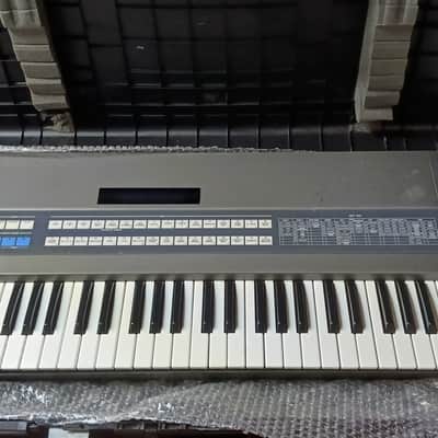 Roland JX-8P Polyphonic Synthesizer 1985 - The Roland JX-8P is a 61 key, polyphonic analog synthesizer, 64 presets with Accessories: Power Cable, Hard Shell Carrying Case, DeArmond Volume Pedal, M Gear Sustain Pedal