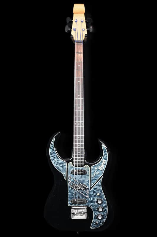 Burns Black Bison Bass from 1965/66 in Black with original