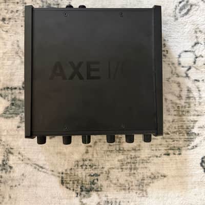 IK Multimedia AXE I/O Solo USB Audio Interface 2020 - Present - Black image 2