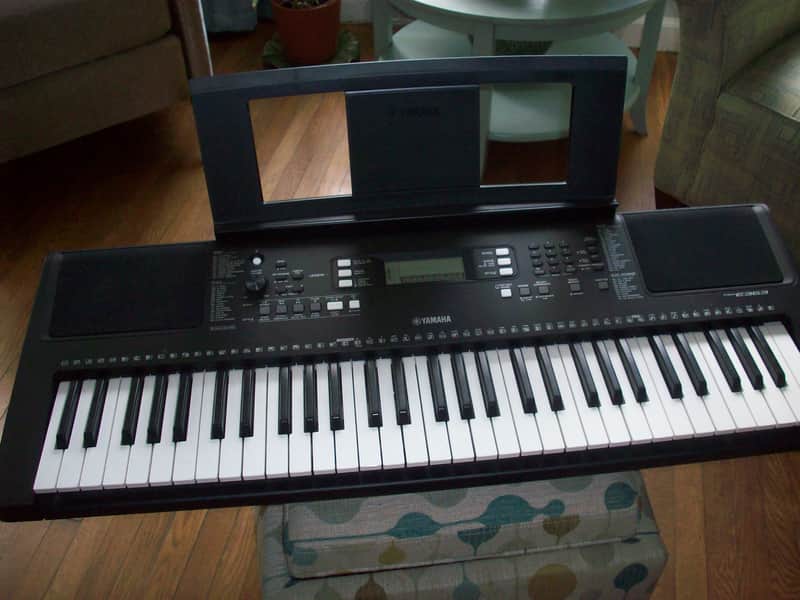 Yamaha PSR-E363 61-Key Portable Keyboard 2017 - Present - Black image 1