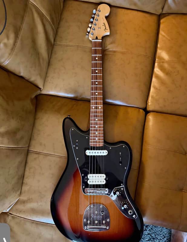 Fender Player Jaguar HS with Pau Ferro Fretboard 2018 - 2024 - 3-Color Sunburst