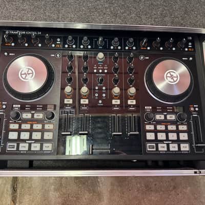 Native Instruments Traktor Kontrol S4 MkII 4-Deck DJ Controller + Flight Case image 4