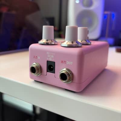Limited Edition Fender Hello Kitty Fuzz Pedal in Pink image 5