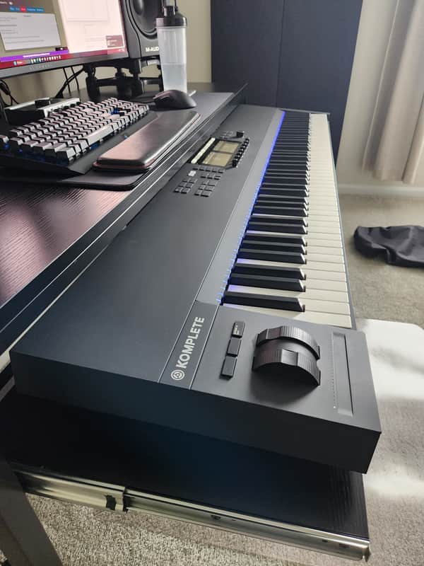 Native Instruments Komplete Kontrol S88 MKii 2020 - Present - Black image 1