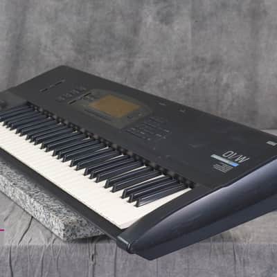 KORG 01/W Music Workstation synthesizer in Good condition image 4
