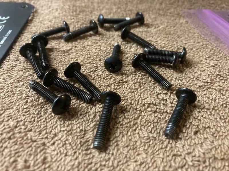 IBANEZ 4x12 tapered speakers mounting SCREWS ONLY x16 for model TB412A speaker cabinet image 1