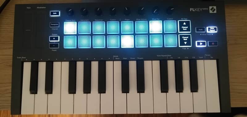 Novation FLkey Mini 25-key Keyboard Controller for FL Studio 2026 - Black image 1