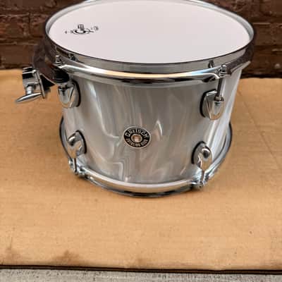 Gretsch Catalina Club Jazz 4-Piece Drum Kit White Satin Flame 18/12/14 + Snare – Floor Model image 9