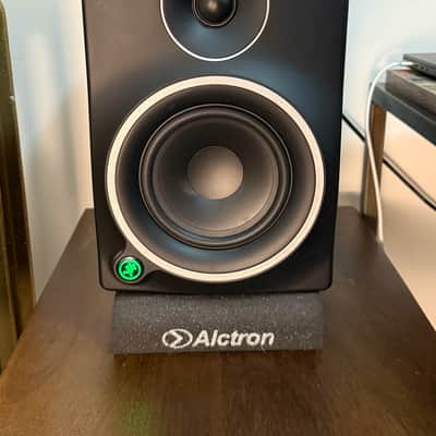 Mackie MR mk3 5-Inch Studio Monitors + Alctron Isolation Pad image 1