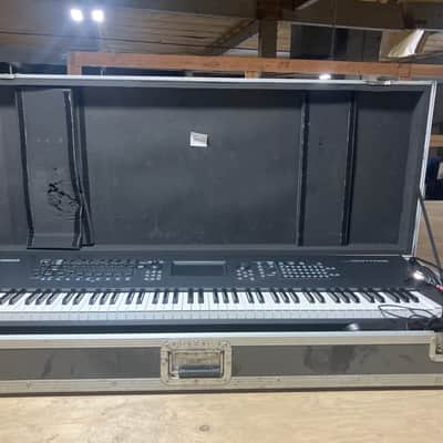Yamaha Montage 8 Flagship Synthesizer 2019 - Present - Black